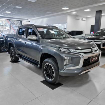MITSUBISHI L200 TRITON 2.4 16V TURBO DIESEL SPORT HPE CD 4P 4X4 AUTOMÁTICO